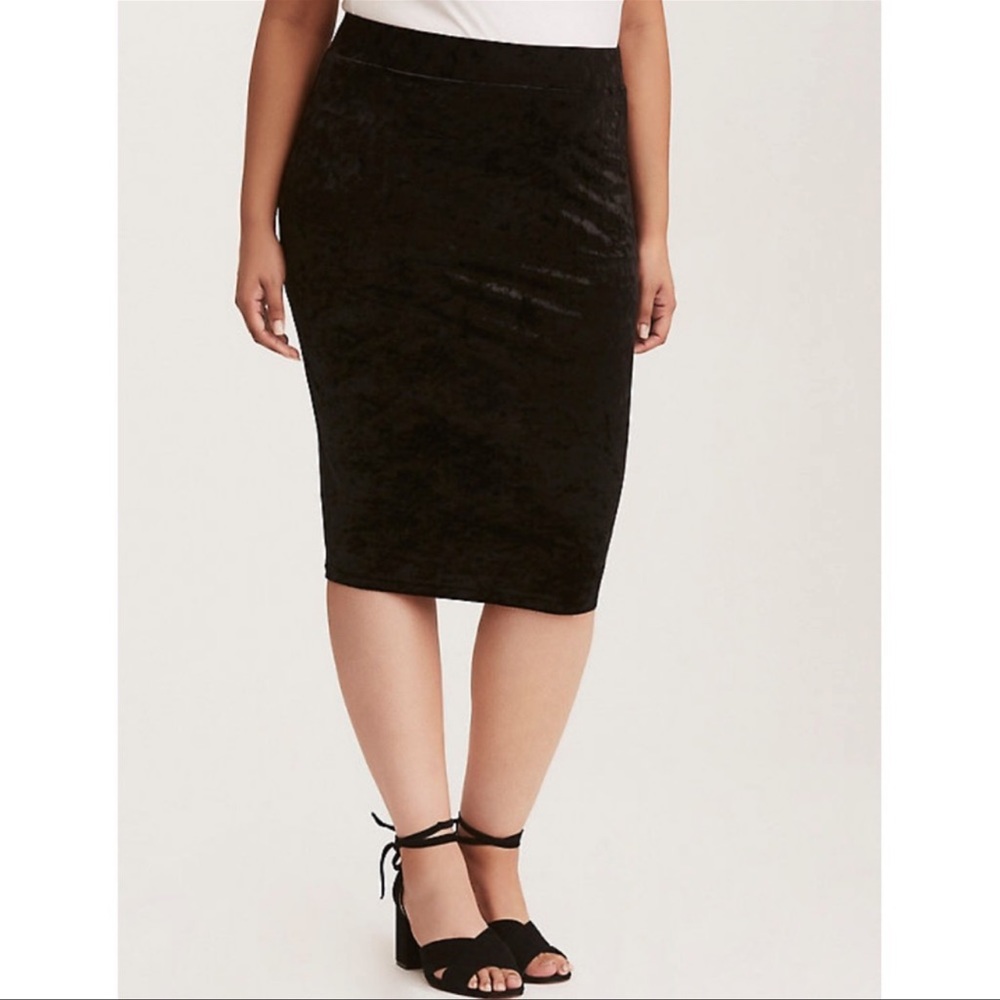 Torrid Crushed Velvet Pencil Skirt Size 2